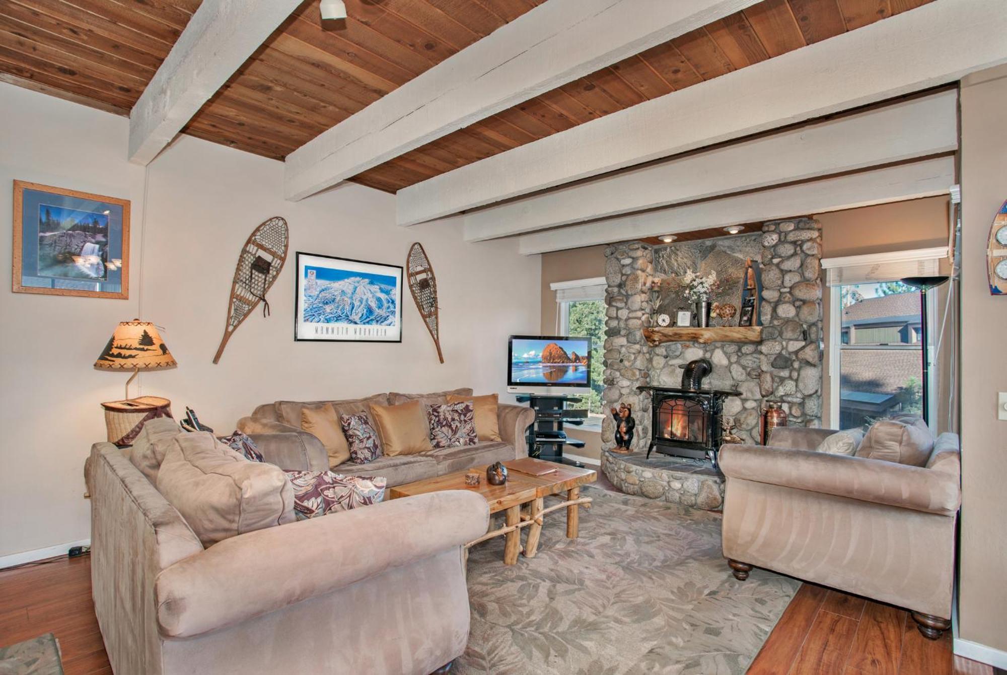 Val D'Isere At The Village By 101 Great Escapes Mammoth Lakes Room photo